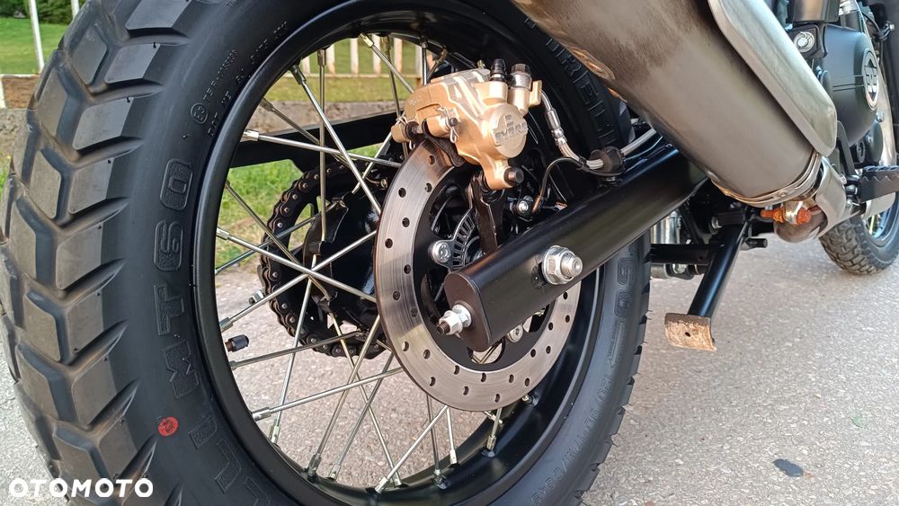 Royal Enfield Himalayan - 12