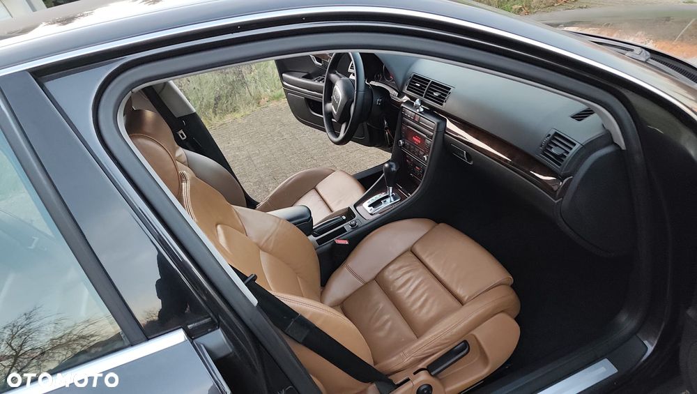Audi A4 Limousine - 30