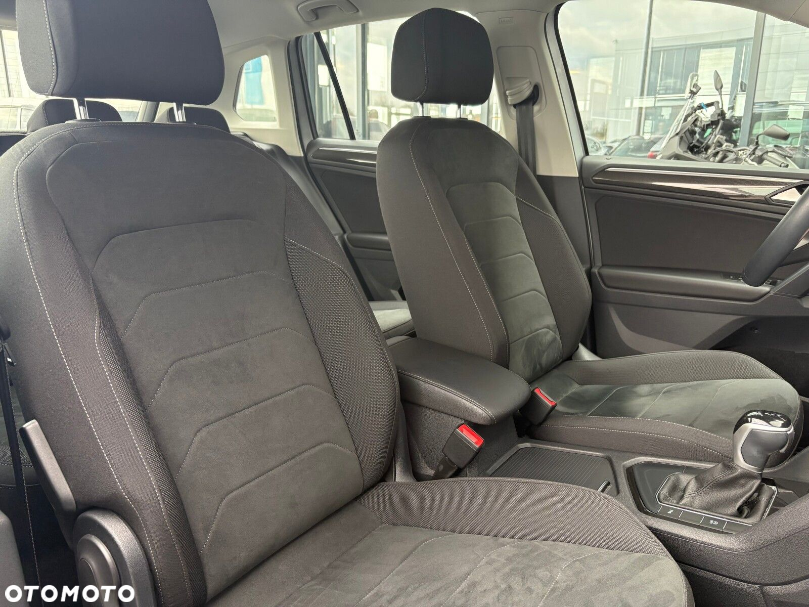 Volkswagen Tiguan 2.0 TDI SCR Elegance DSG - 18