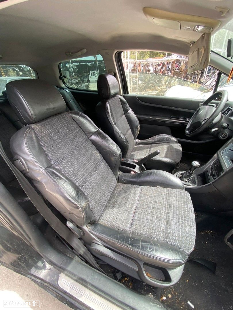Peugeot 307 2.0 HDI de 2004 disponível para peças - 7