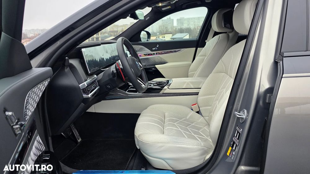 BMW M7 M760e xDrive AT PHEV - 8