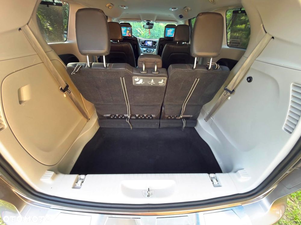 Chrysler Pacifica - 18