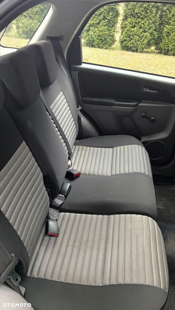 Suzuki SX4 1.6 Comfort - 8