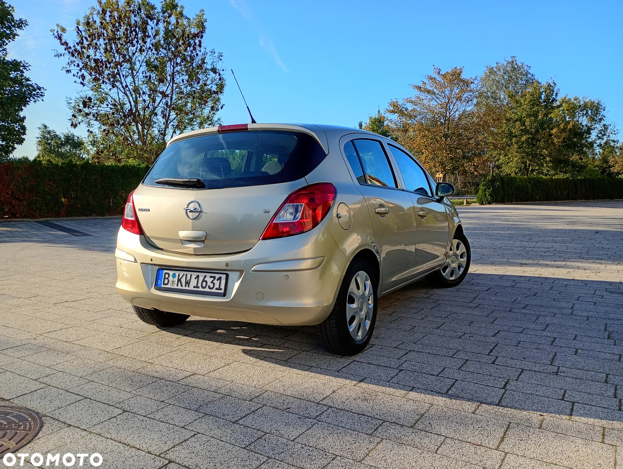 Opel Corsa 1.4 16V Edition - 11