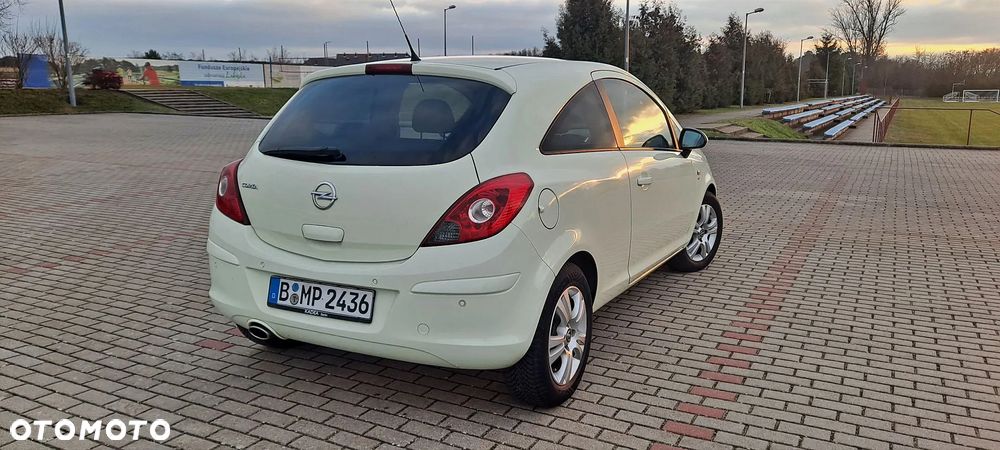 Opel Corsa 1.4 16V Satellite - 7