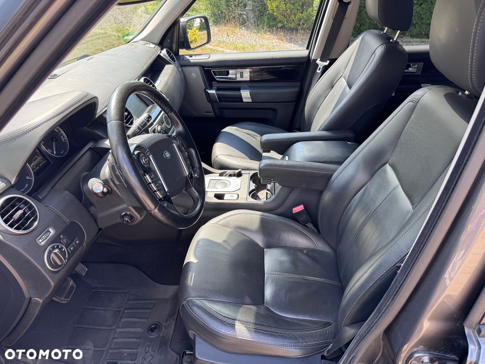 Land Rover Discovery SD V6 HSE - 11