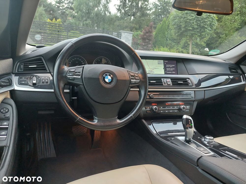 BMW Seria 5 528i - 4