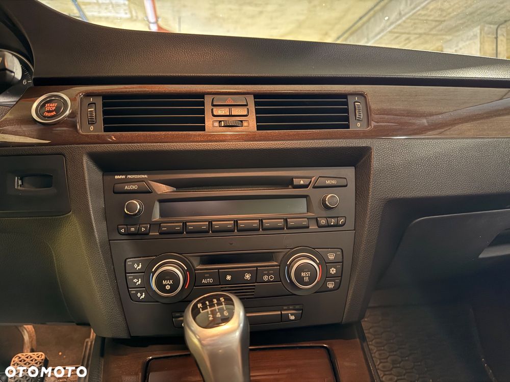 BMW Seria 3 325i - 13