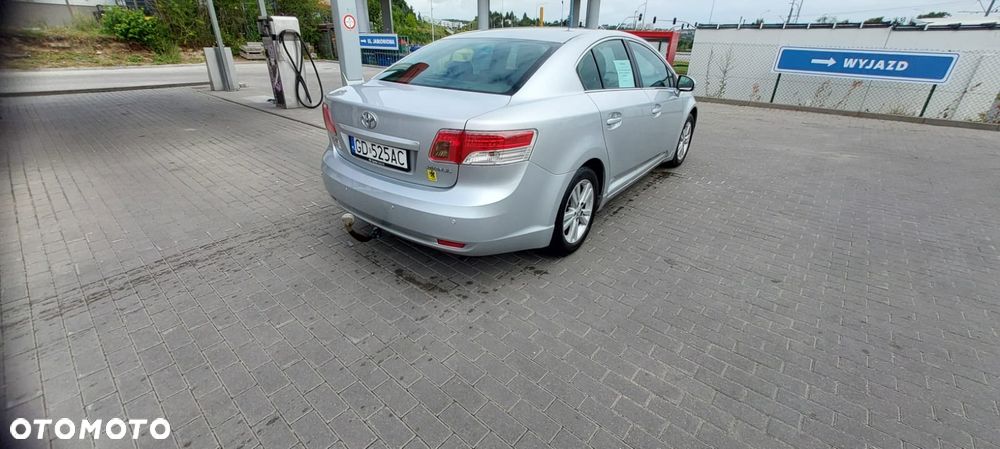 Toyota Avensis 1.8 Sol - 3