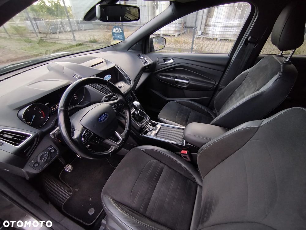 Ford Kuga 2.0 TDCi FWD ST-Line - 10