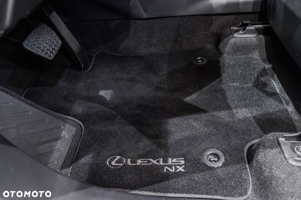 Lexus NX 350h Prestige AWD - 30
