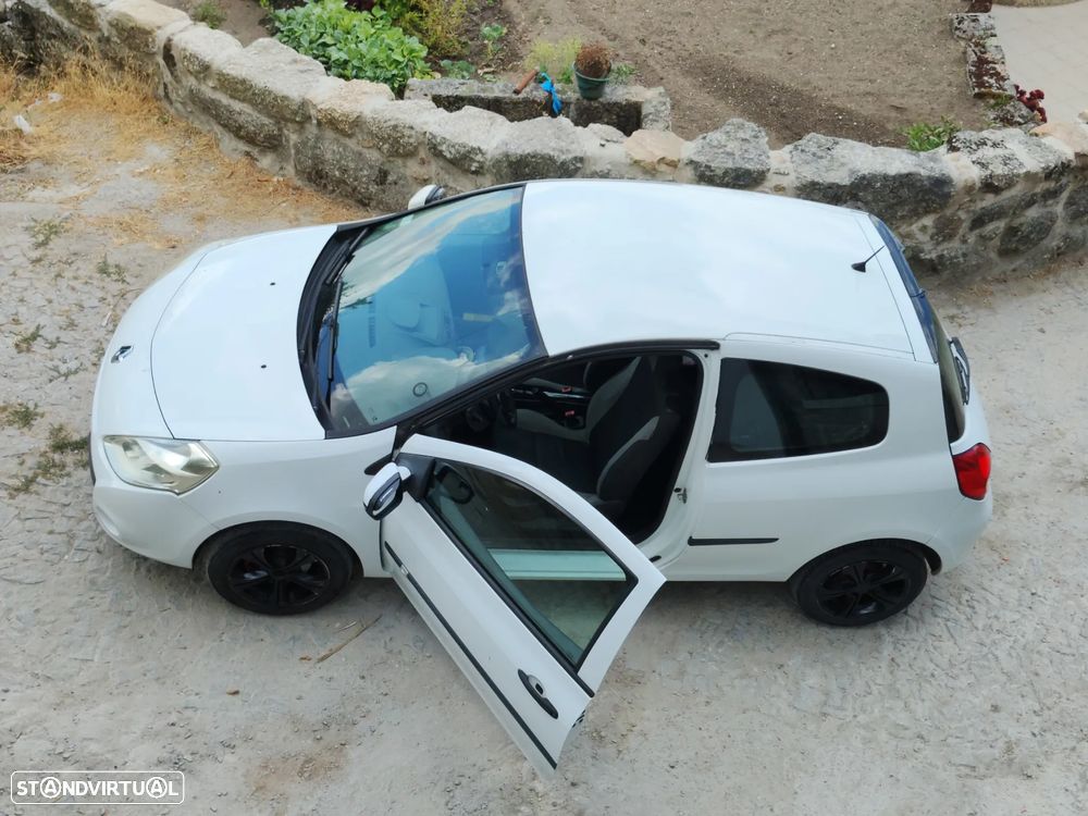 Renault Clio - 8