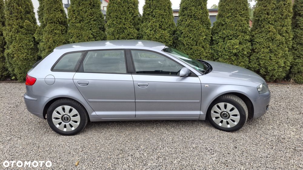 Audi A3 Sportback 1.6 FSI Ambition - 40