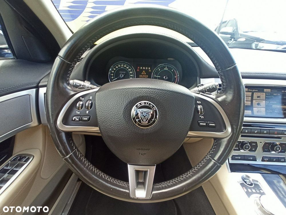 Jaguar XF - 13