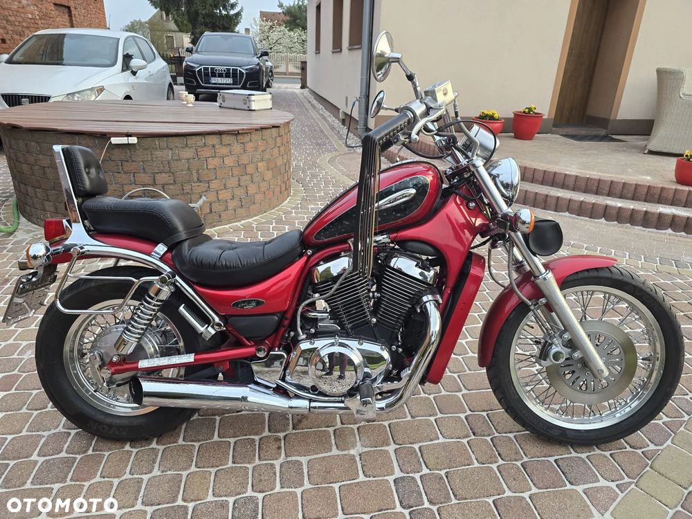 Suzuki Intruder - 3