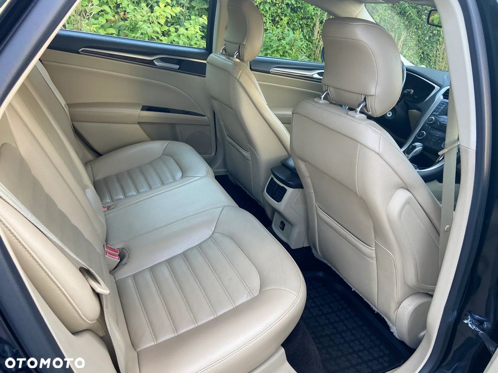 Ford Fusion 2.0 EcoBoost Titanium - 12