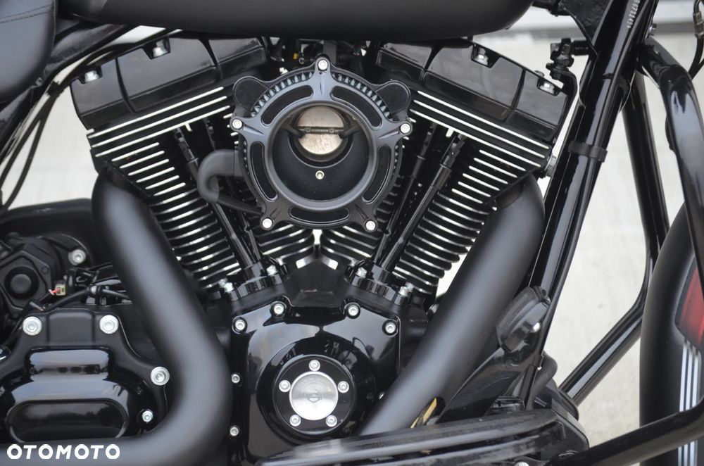 Harley-Davidson Touring Street Glide - 35