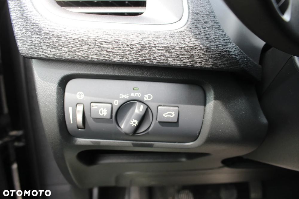 Volvo V40 T2 Summum - 15