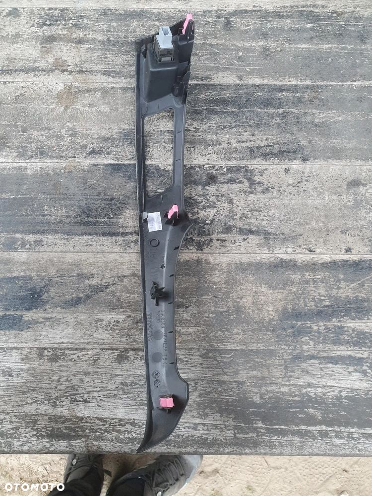 LISTWA RADIA LEWA TOYOTA YARIS II 2009r 1.3 101/KM - 2