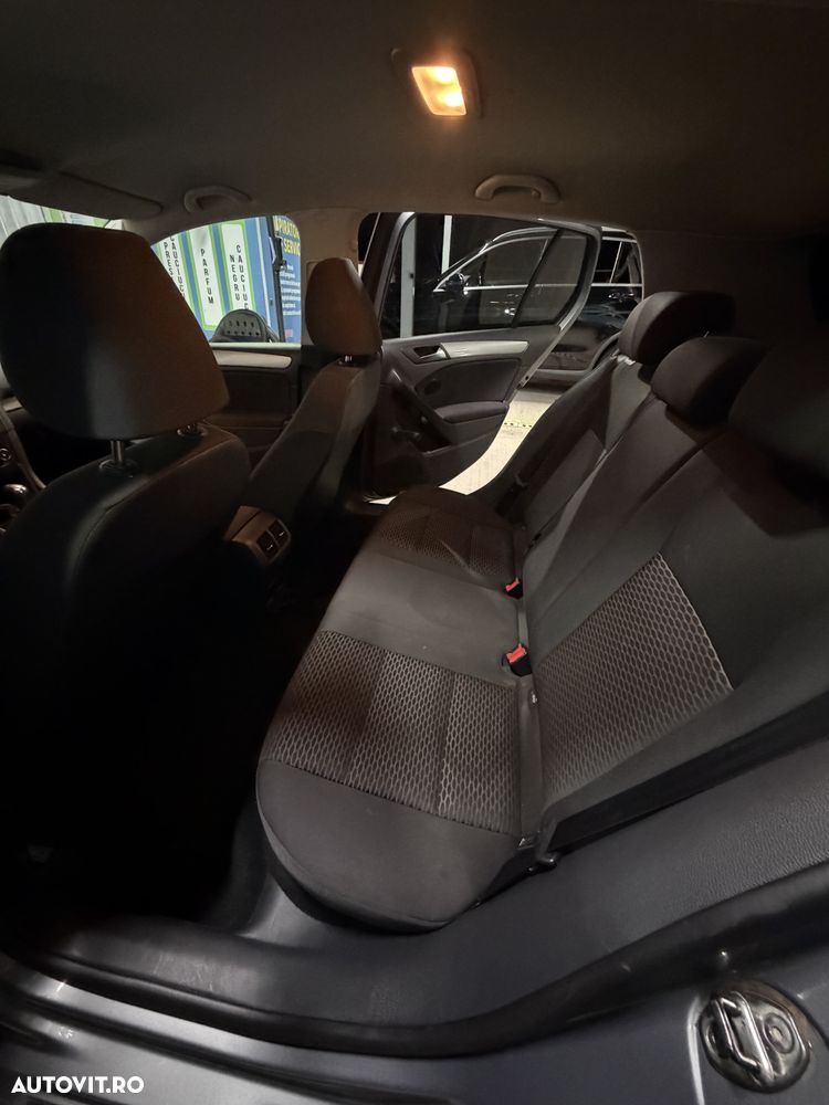Volkswagen Golf 1.6 TDI DPF DSG Trendline - 13