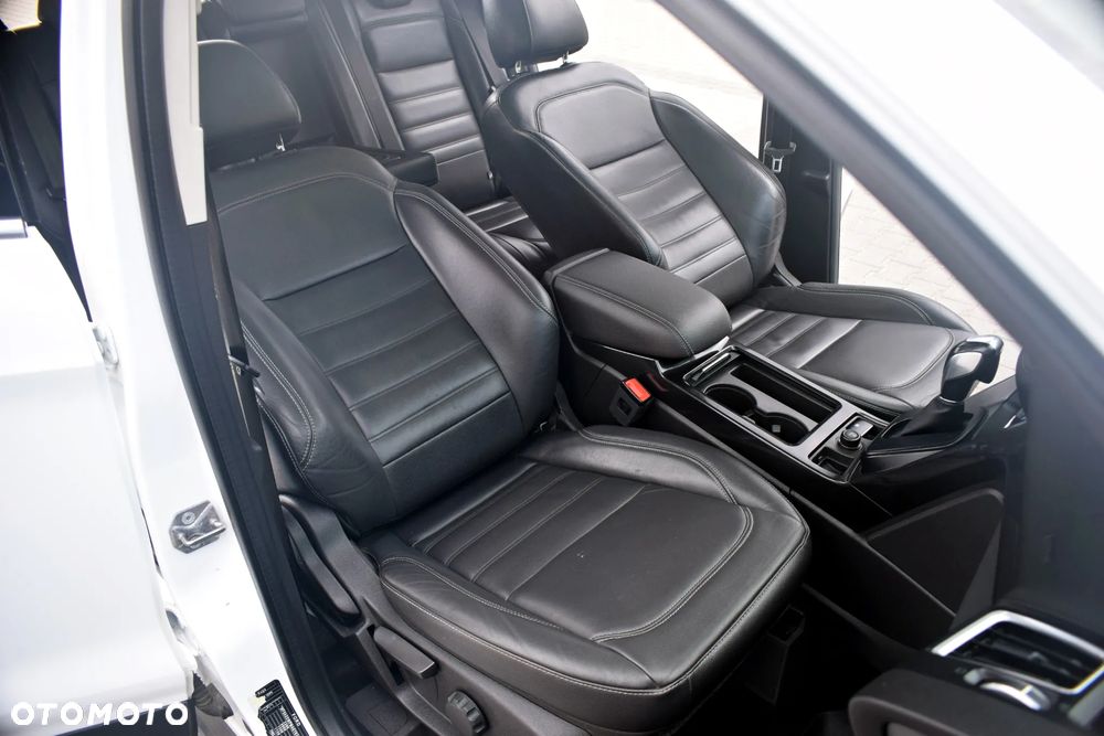 Ford Kuga 1.5 EcoBoost 4x4 Titanium - 38