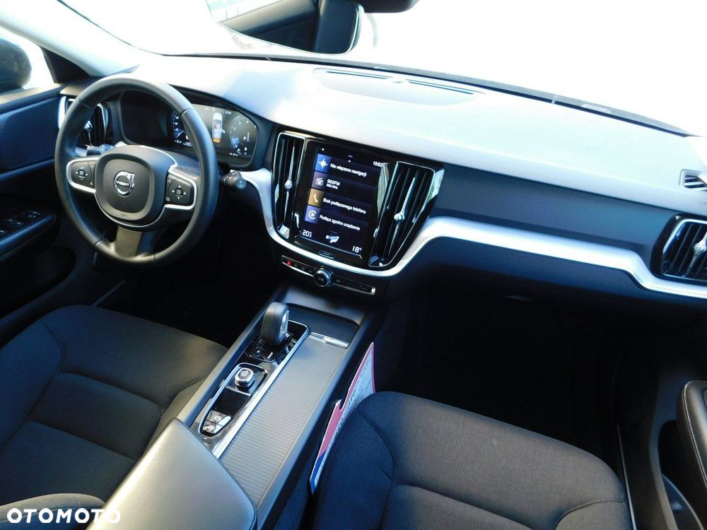 Volvo V60 B3 B Essential - 11