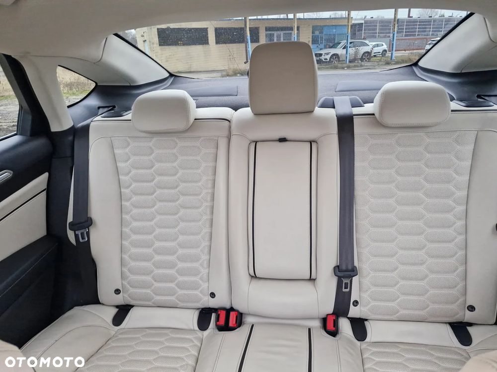 Ford Mondeo Vignale 2.0 EcoBoost - 9