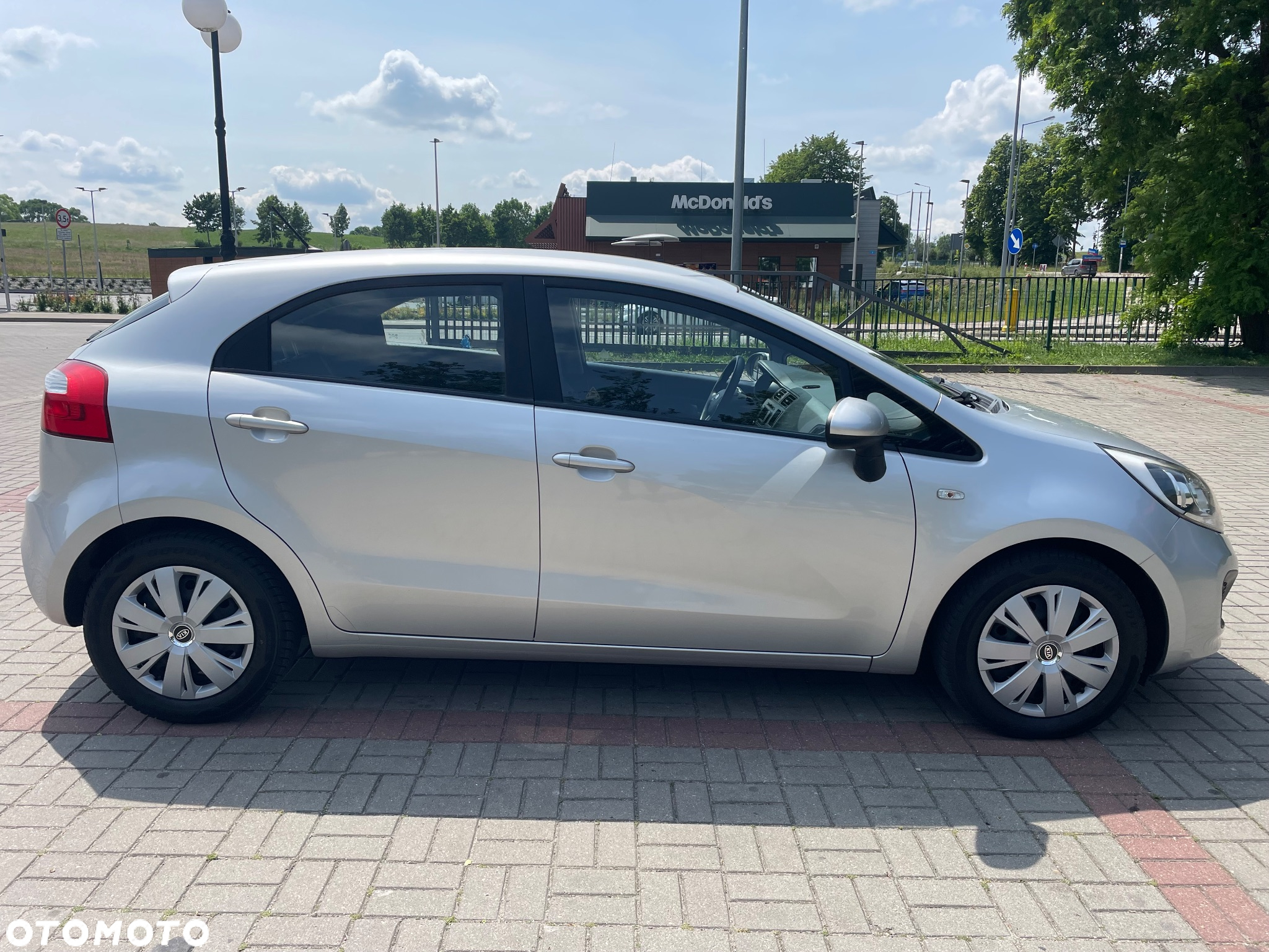 Kia Rio 1.4 L - 6