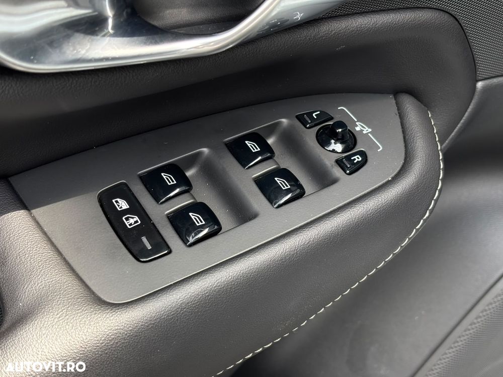 Volvo XC 90 B5 D AWD Plus Bright - 17