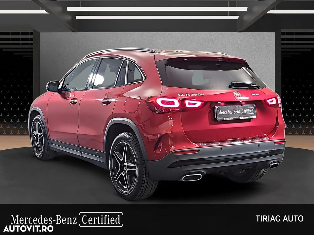 Mercedes-Benz GLA - 4