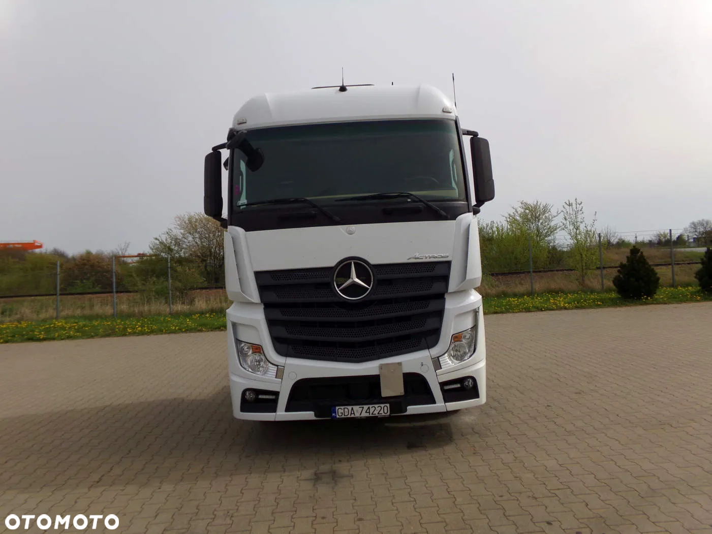 Mercedes-Benz Actros - 9