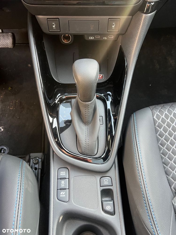 Toyota Yaris Hybrid 1.5 Premiere Edition - 22