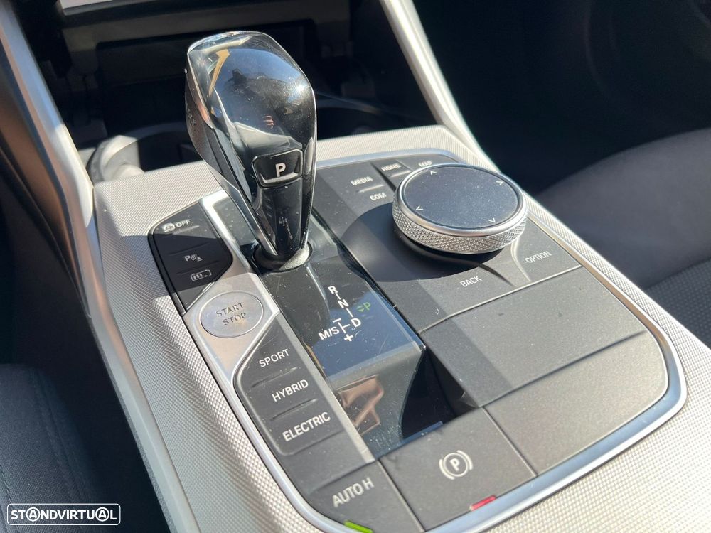 BMW 330 e Auto - 18