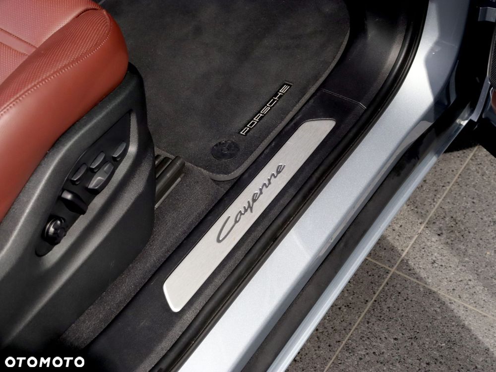 Porsche Cayenne Standard - 34