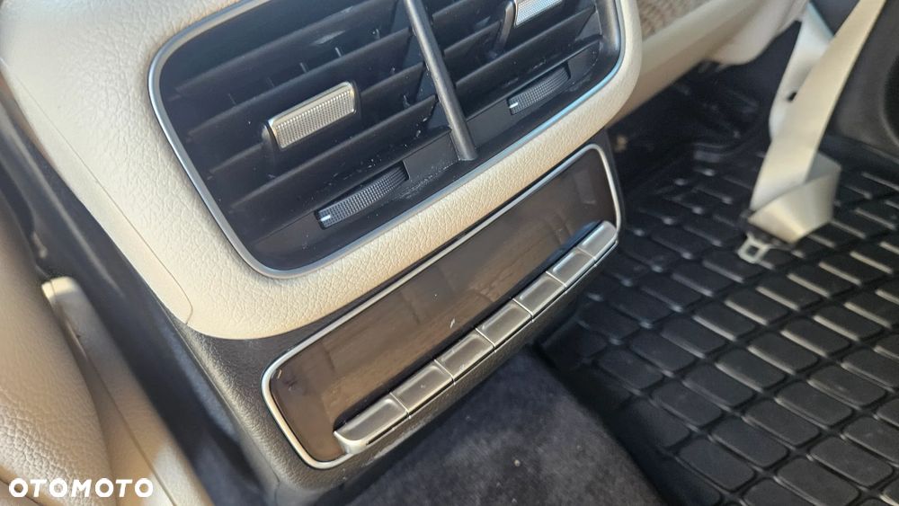 Mercedes-Benz GLE - 29