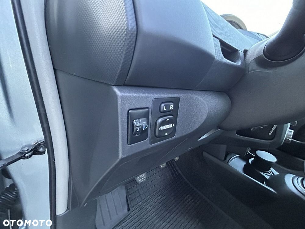 Toyota Yaris - 11