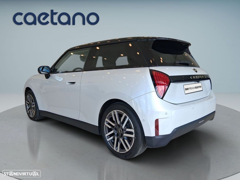 MINI 3 Portas Cooper SE Classic M - 6