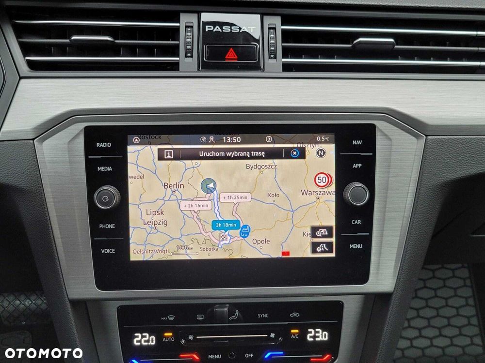 Volkswagen Passat - 12