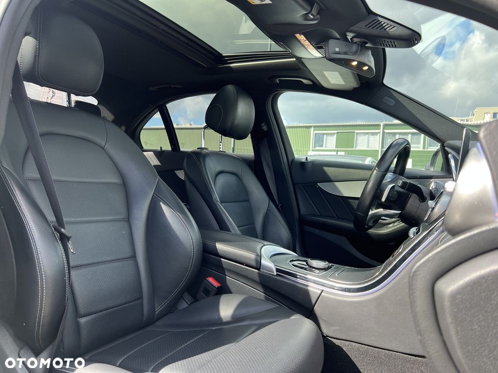 Mercedes-Benz Klasa C 300 9G-TRONIC Avantgarde - 24