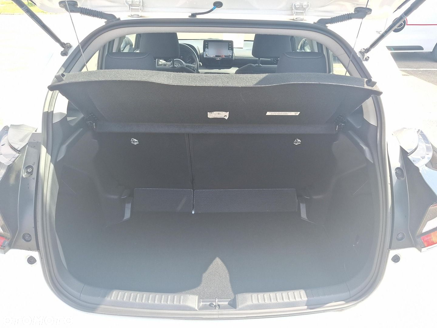 Toyota Yaris - 12