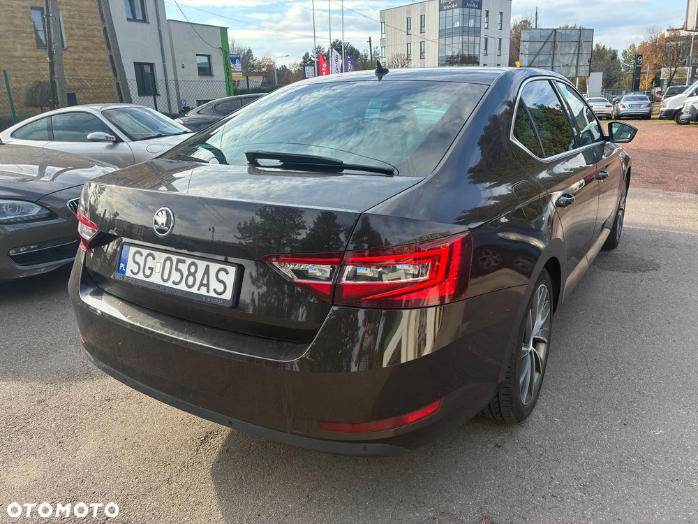 Skoda Superb 1.8 TSI L&K DSG - 5