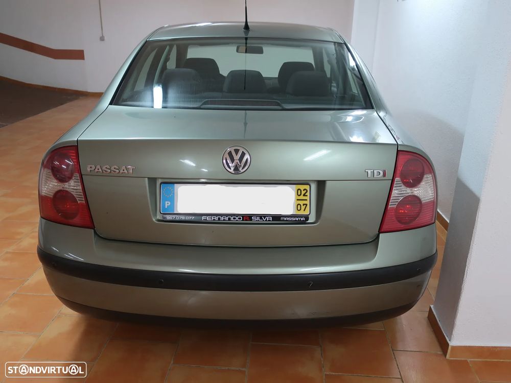 VW Passat 1.9 TDi Confortline - 9