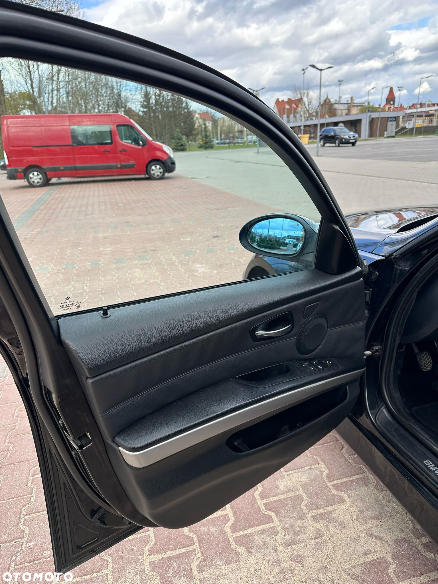 BMW Seria 3 318i - 11