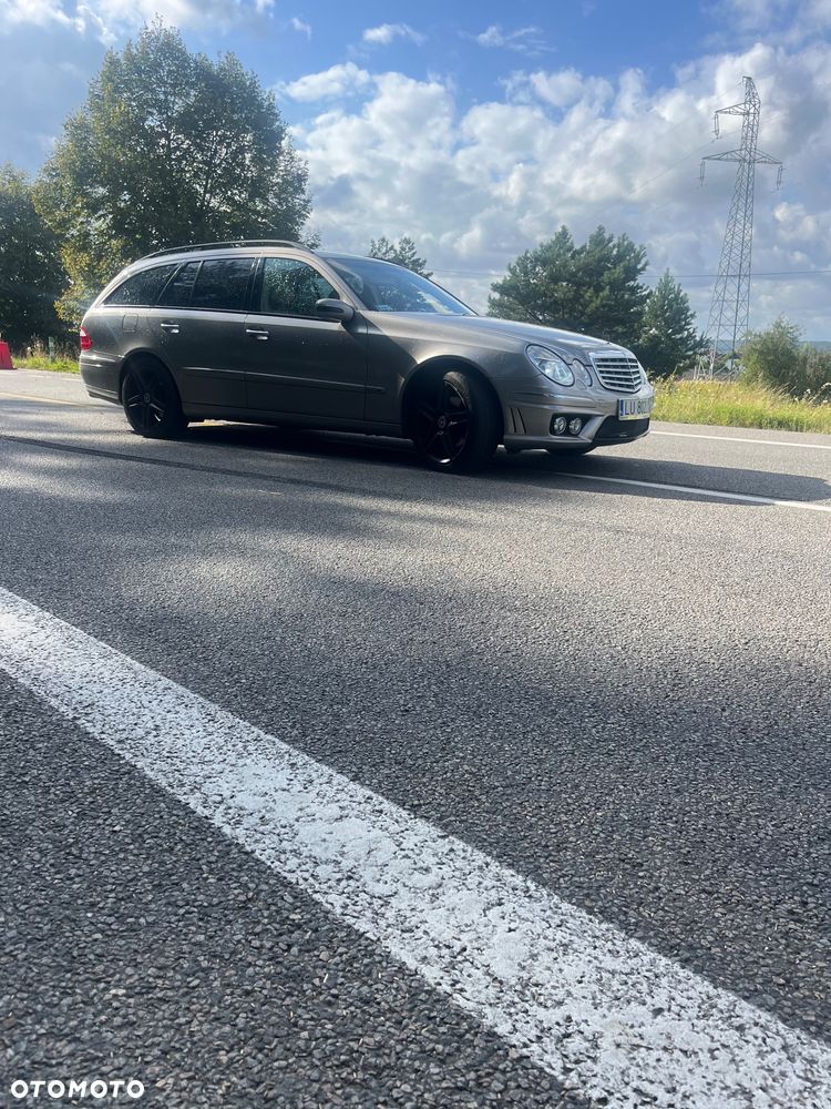 Mercedes-Benz Klasa E 320 4-Matic T Elegance - 12