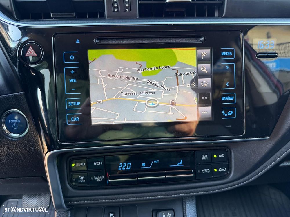 Toyota Auris 1.8 HSD Comfort +P.Sport+Navi - 24