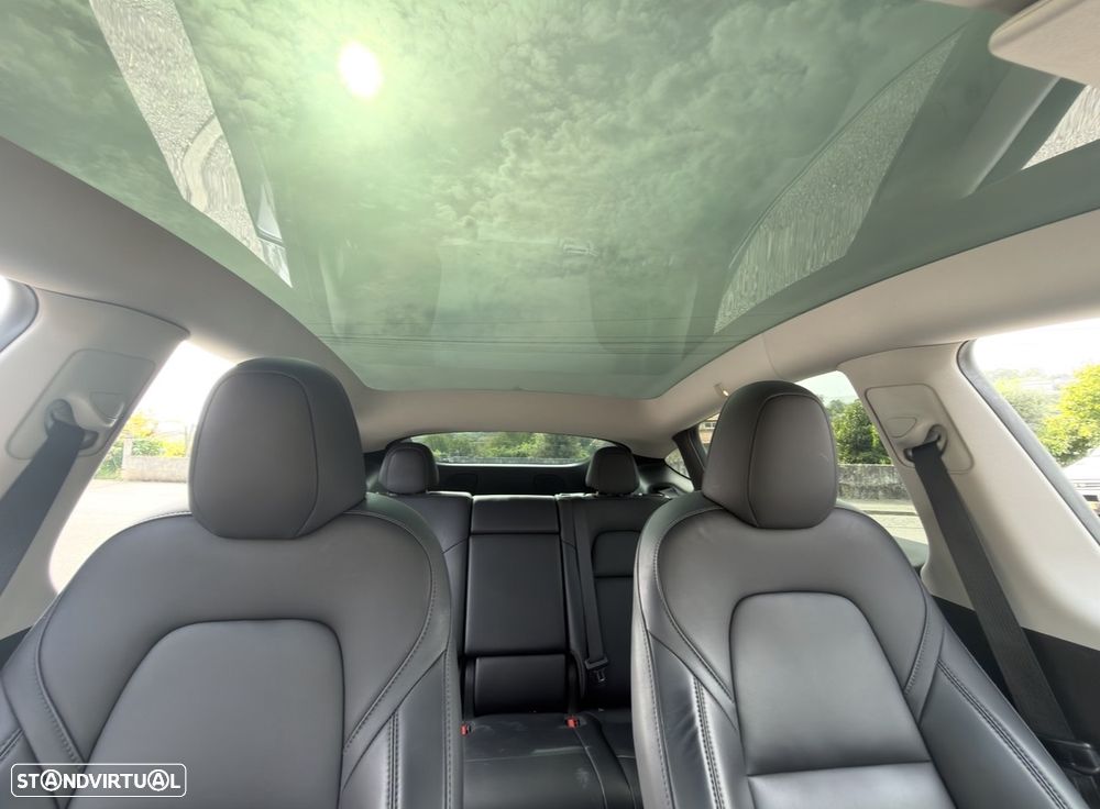 Tesla Model Y Long Range Tração Integral - 18