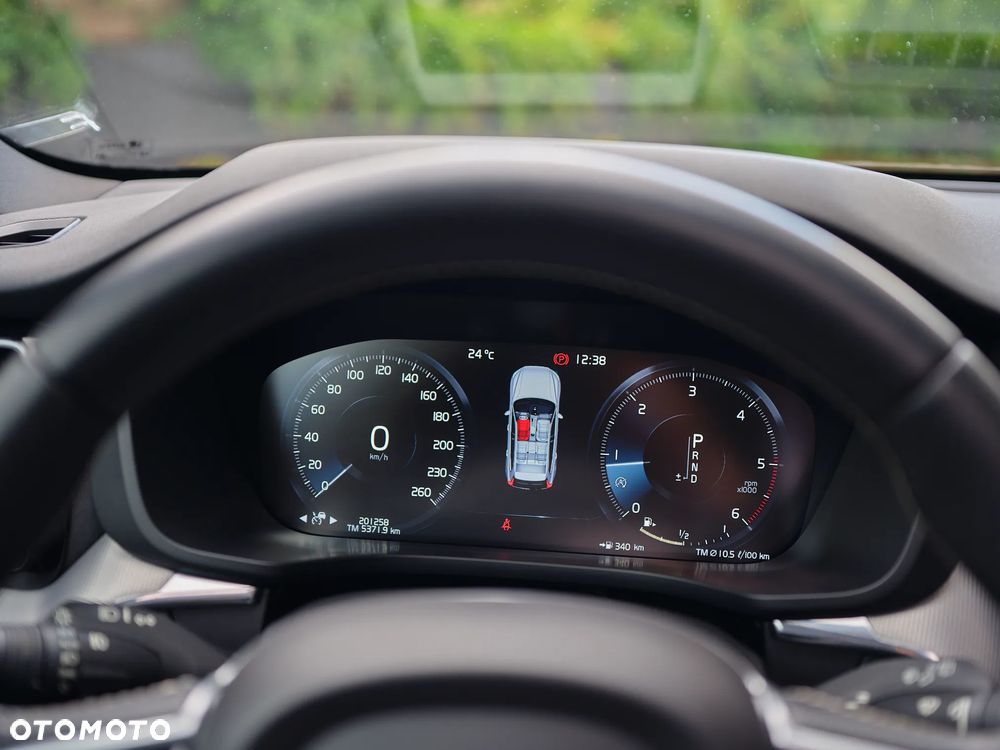 Volvo XC 60 D4 AWD R-Design - 6