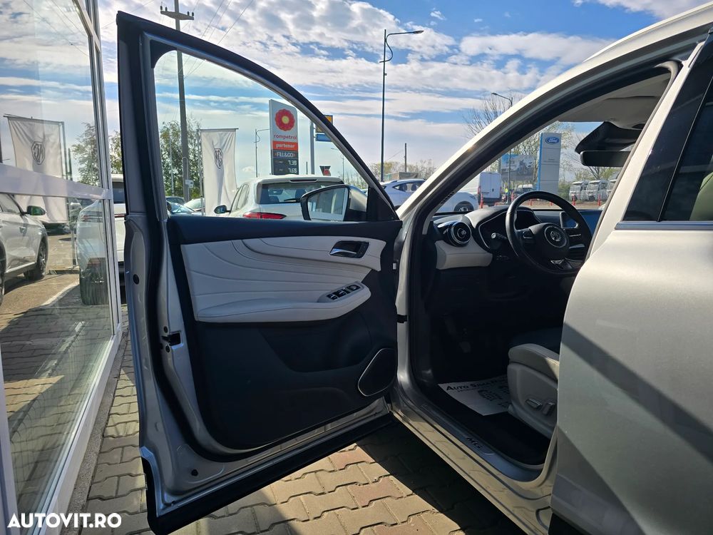MG HS 1.5 T-GDi 6MT Exclusive - 16