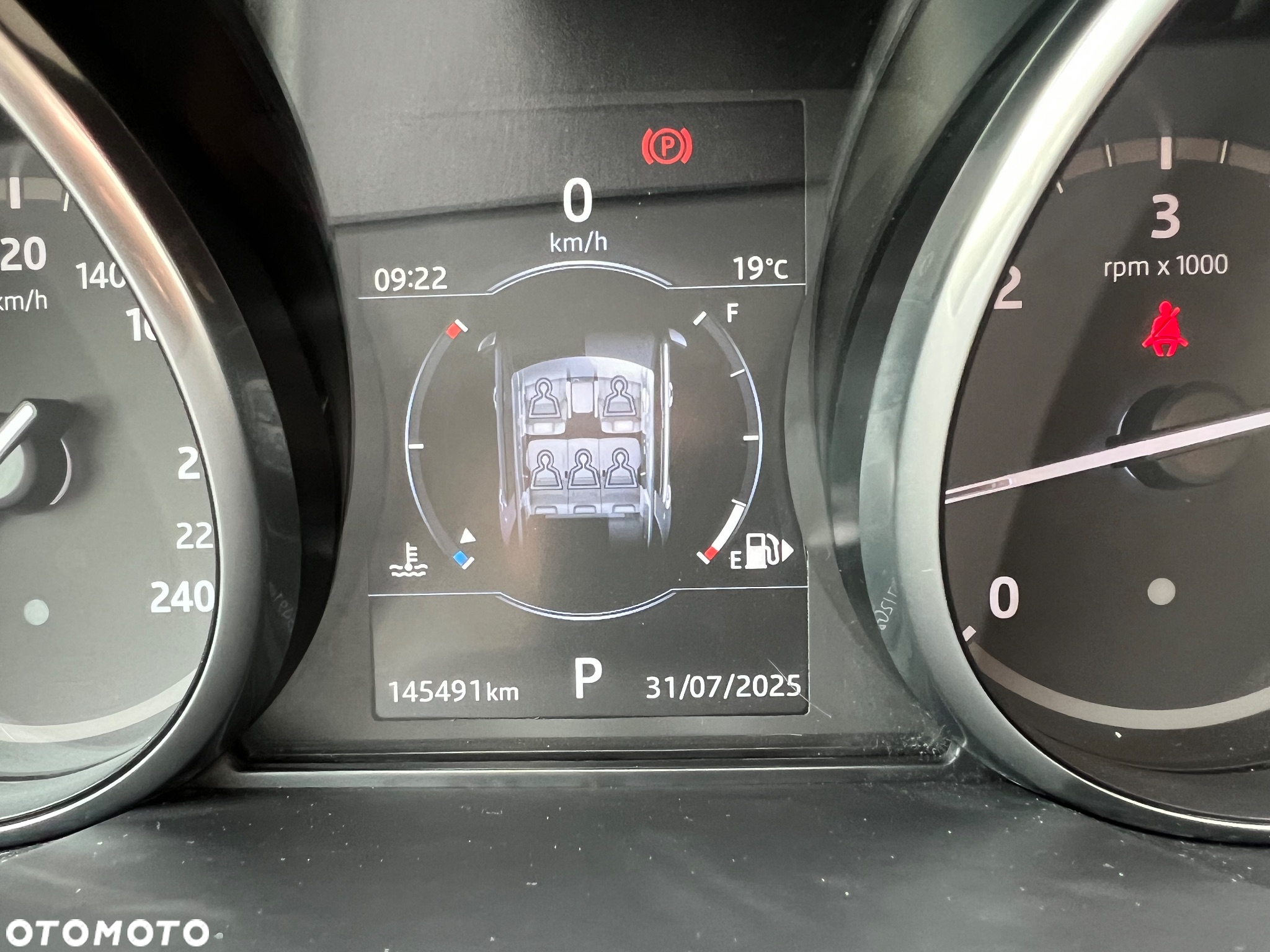 Land Rover Discovery V 2.0 SD4 HSE - 16