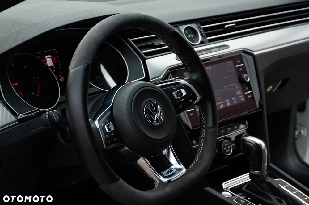 Volkswagen Passat 2.0 TDI SCR 4Motion DDG Highline - 24